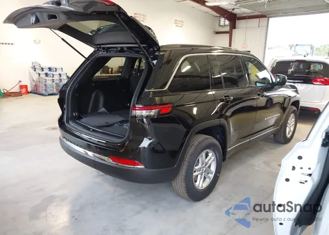 2025 Jeep Grand Cherokee Laredo 4X2 z USA, uszkodzony, nr VIN 1C4RJGAG3S8779407